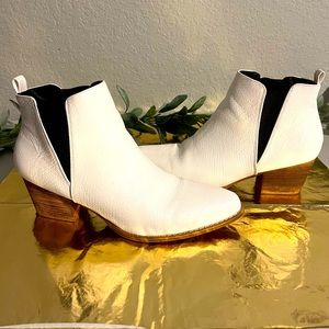 Women’s Boutique White Ankle Boot